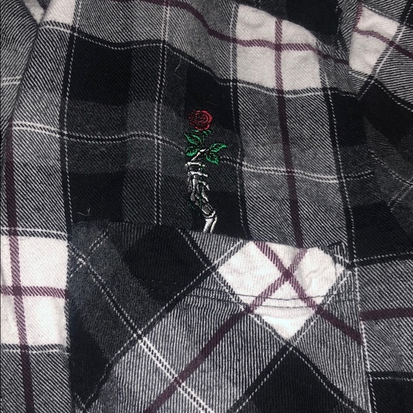 Button up flannel - Picture 3 of 3